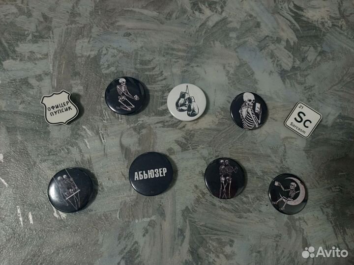 Значки аниме и другое