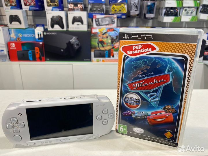 Sony PSP белая + флешка + Тачки - 2
