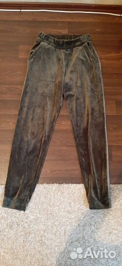 Спортивный велюровый костюм