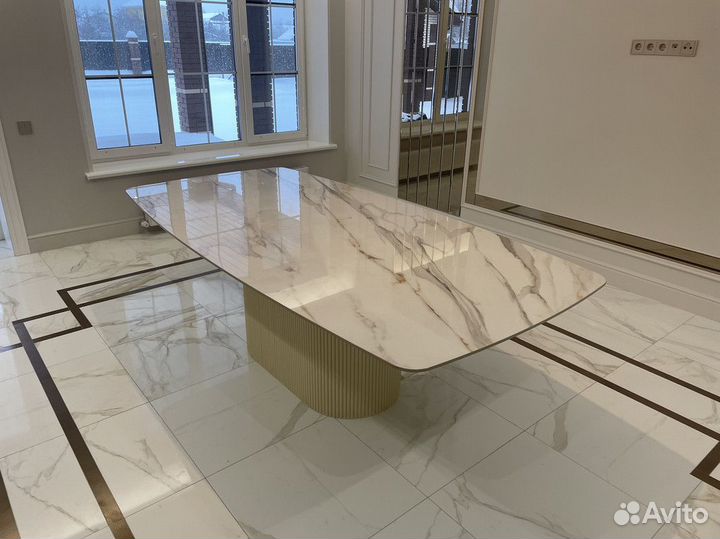 Стол c дизайнерской ножкой Вельвет керамогранит