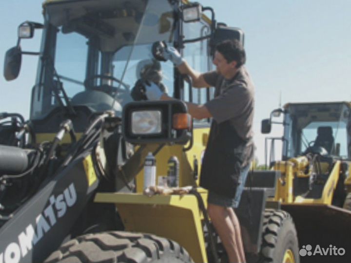 Стекло боковое левое с отверстиями Volvo