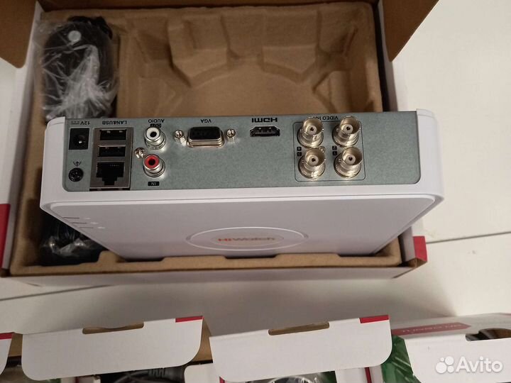 Регистратор + 4 камеры 5Мп HiWatch новый