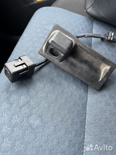 Автомобильная штатная камера заднего вида