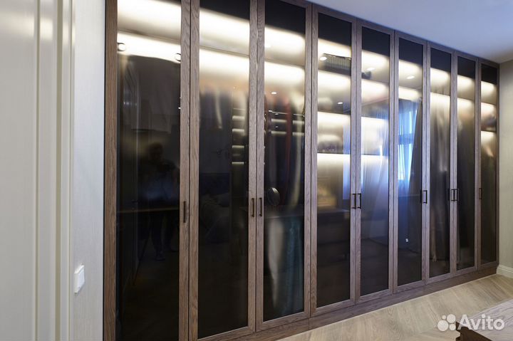 Шкаф зеркальный распашной