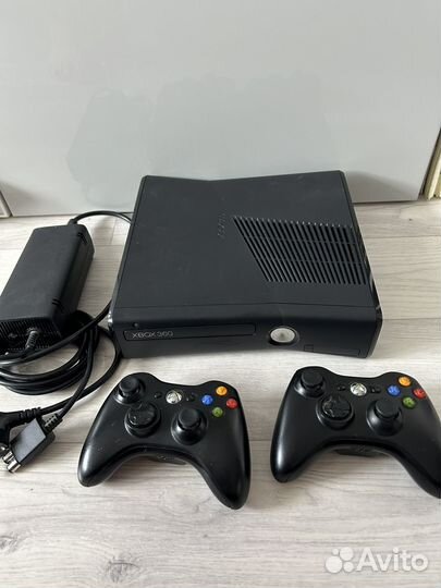 Xbox 360 S прошитый freeboot + 50 игр