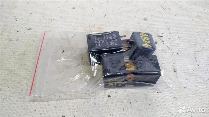 Реле Audi 90 В2 85-86г