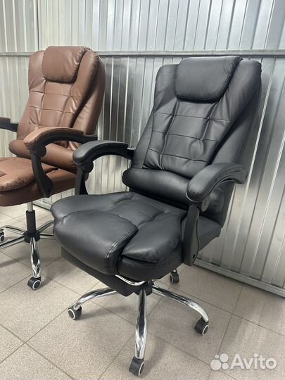 Офисное кресло руководителя