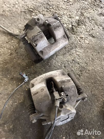 Мерседес w204 суппорт передний