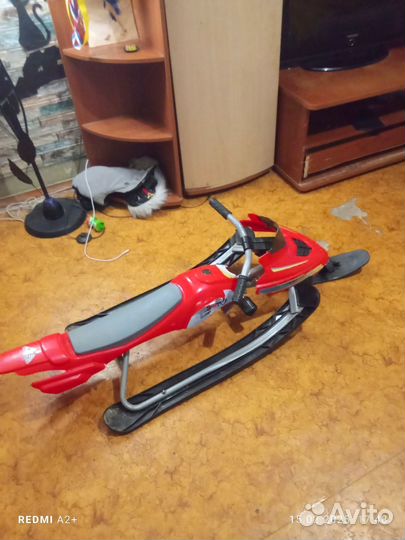 Детский снегокат с ручкой