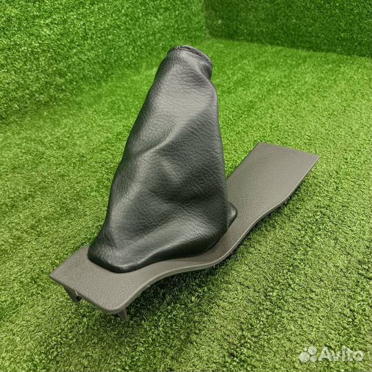 Накладка на ручник Ford Focus 2 2007 1330113