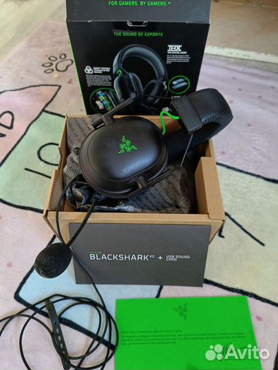 Проводные наушники с микрофоном Razer v2