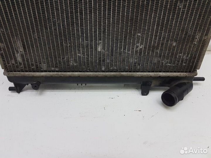 Радиатор охлаждения Renault Logan