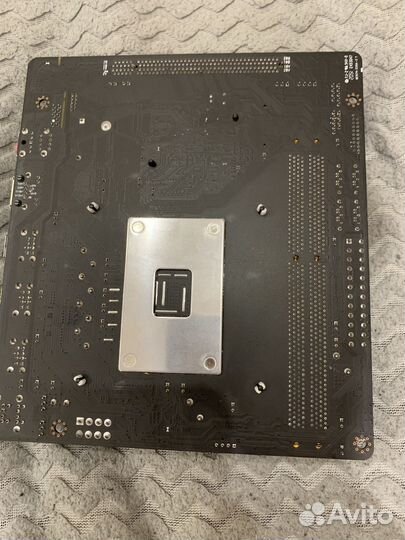 Сборка материнской платы + процессор с кулером