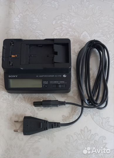 Зарядное устройство Soni AC-V700