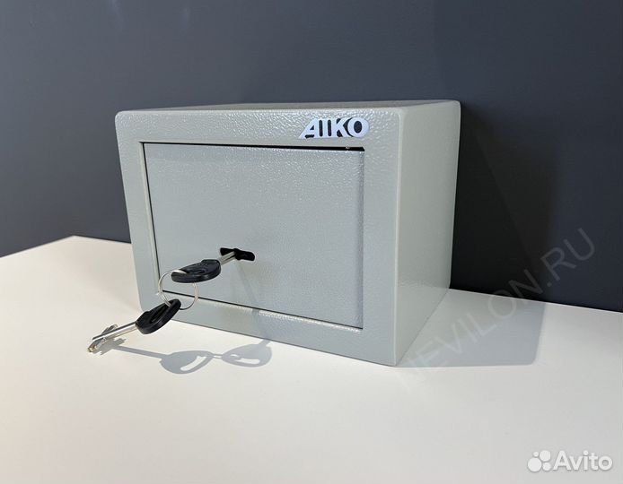 Сейф домашний маленький