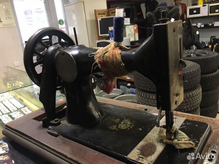 Швейная машина Nah Maschine 705