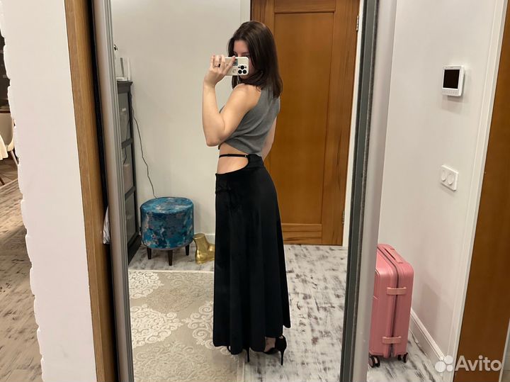 Бархатная юбка с вырезом на бретельке