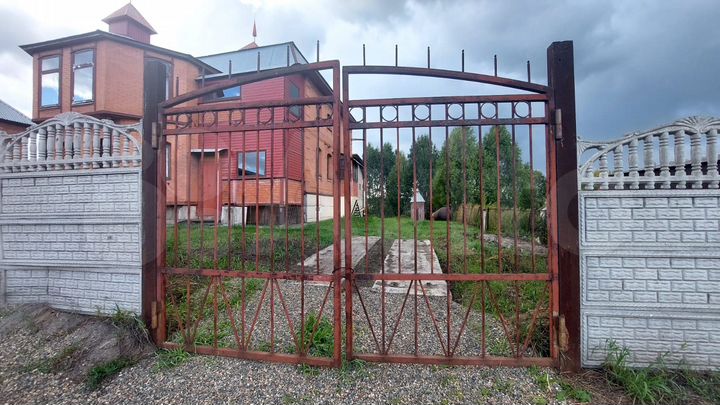 Коттедж 330,4 м² на участке 15 сот.