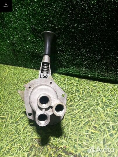 Кран ручного тормоза (ручник) Volvo F 1986