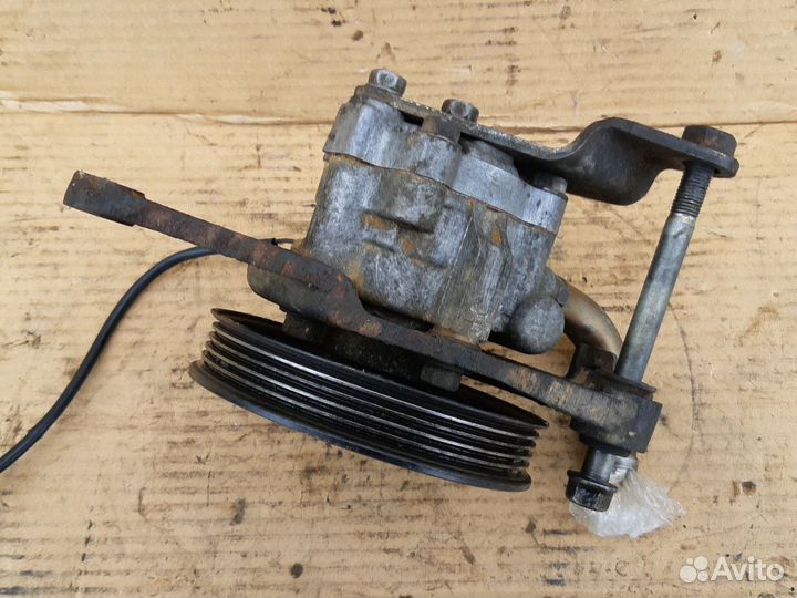 Насос гур Мазда 626 ге