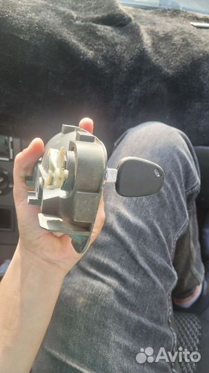 Замок от двери для машине