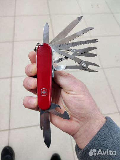 Нож victorinox swiss champ 33