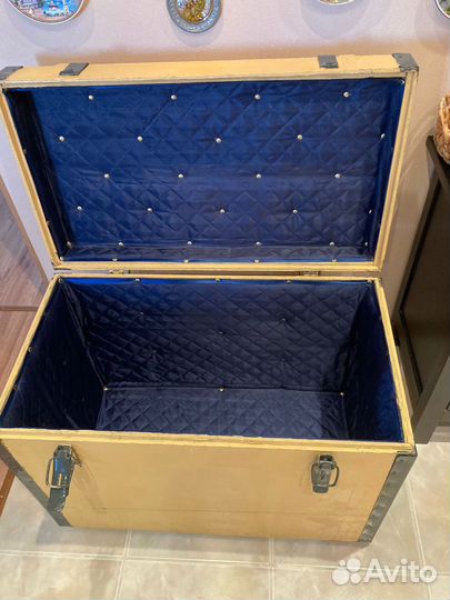 Сундук деревянный