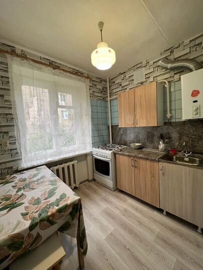 2-к. квартира, 42 м², 2/5 эт.