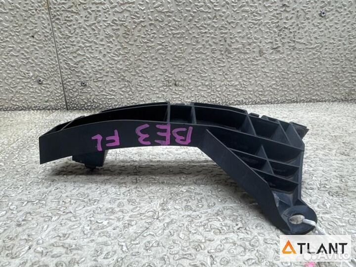 Крепеж бампера передняя левая honda edix