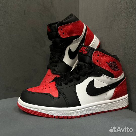 Кроссовки Air Jordan 1 Mid 