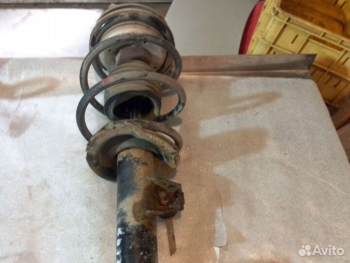 Передние стойки BMW3 E46