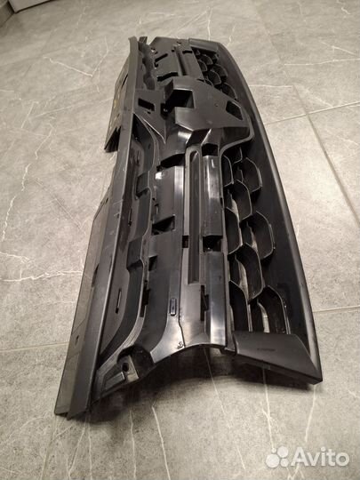 Решетка радиатора Renault Duster 623103564R