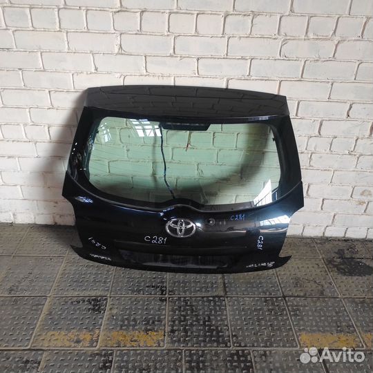 Крышка багажника черная Toyota Auris e150