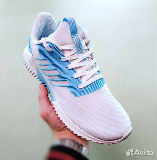 Кроссовки Adidas