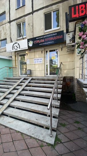 Торговая площадь, с арендаторами 19.1 м² красная л