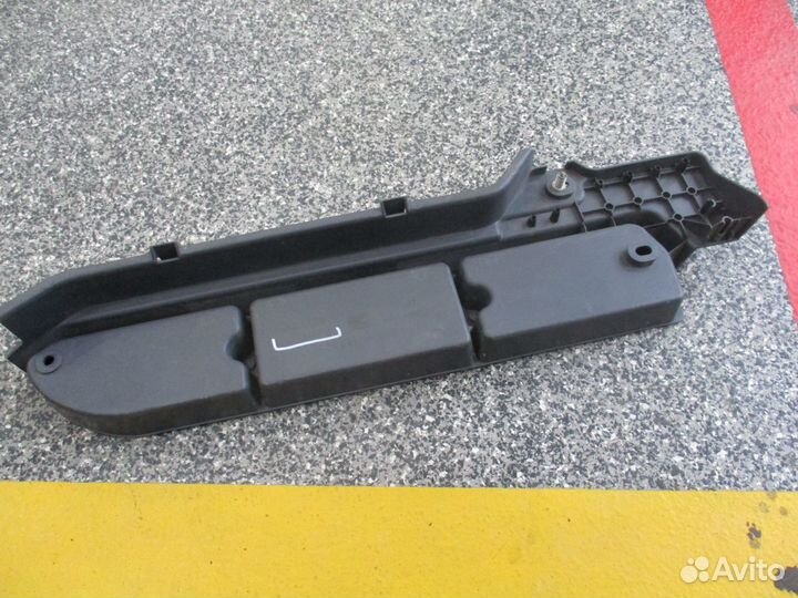 Ниша бардачка левая Скания