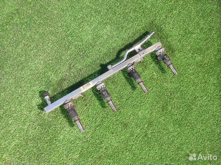 Топливная рампа Opel Astra H седан 1.6 2008