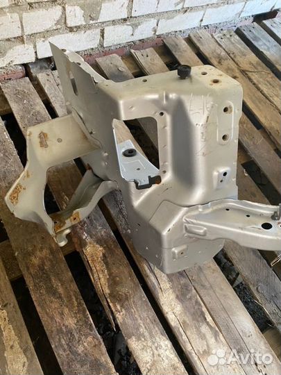 Передняя панель (телевизор) Ssangyong Rexton 1