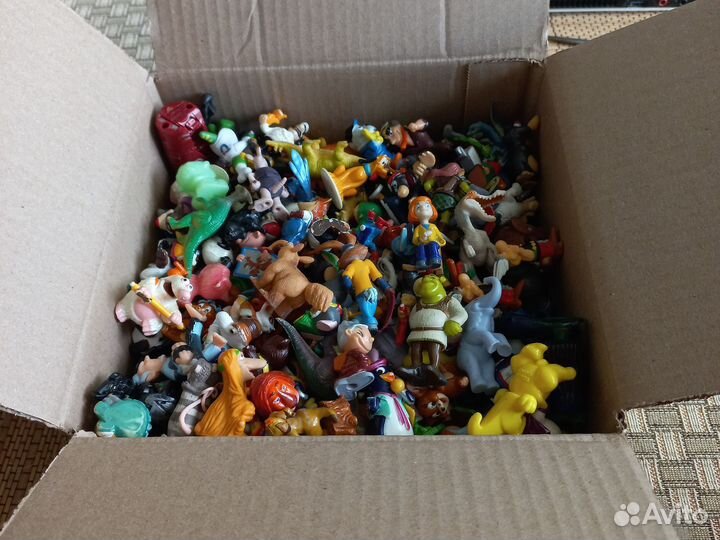 Игрушки из киндер сюрприза пакетом