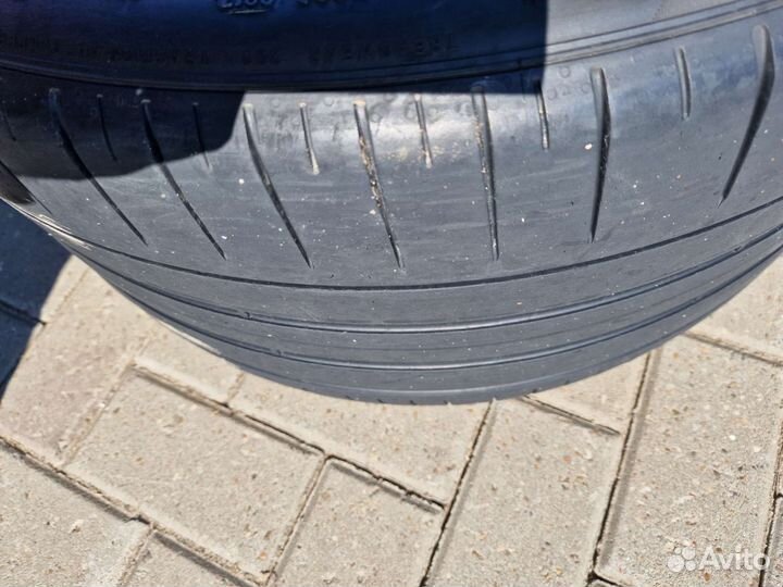 Pirelli P Zero 275/35 R21 и 315/30 R21
