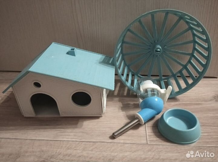 Домик и аксессуары для крыс или хомяков