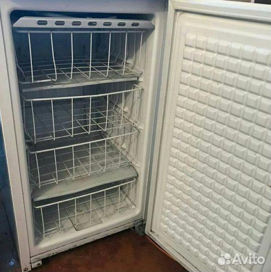 Морозильник мини Saratov 91л 86см отличное состоян