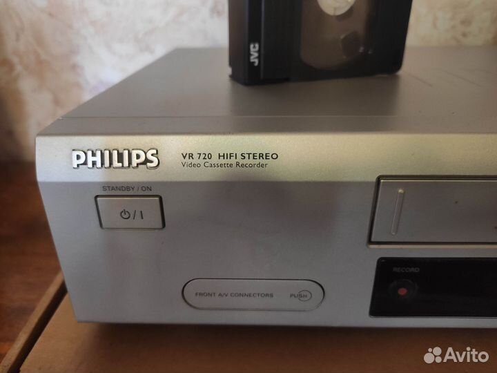 HiFi stereo Видеомагнитофон Philips VR720
