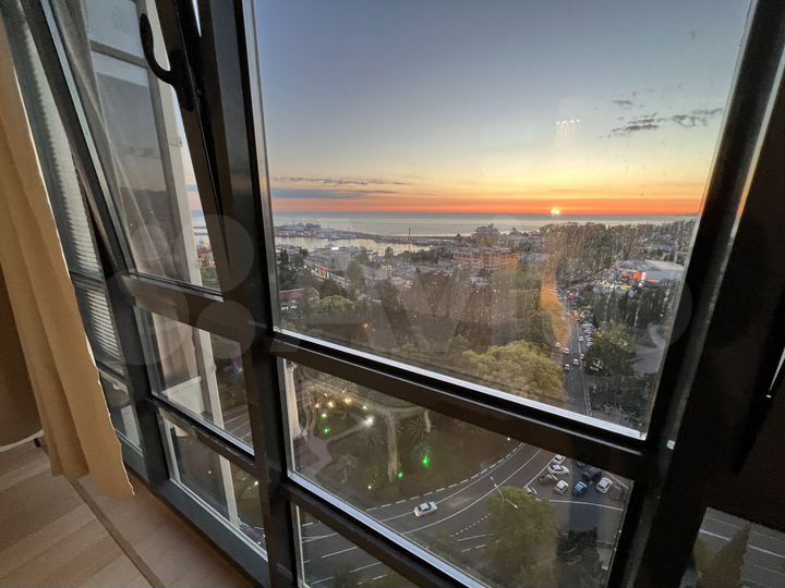 2-к. квартира, 100 м², 13/21 эт.