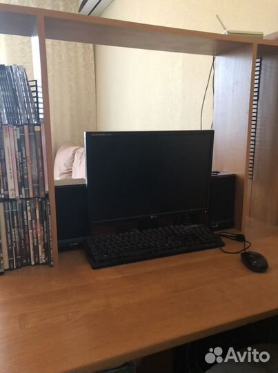 Компьютерный стол