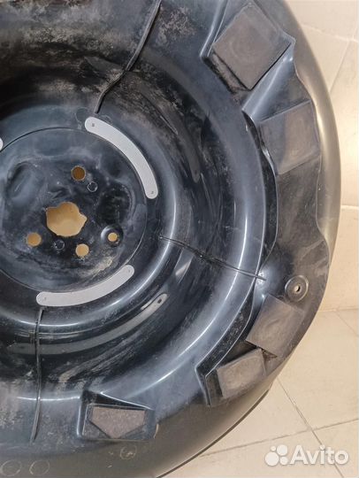 Кожух запасного колеса Toyota RAV4 A30 2006