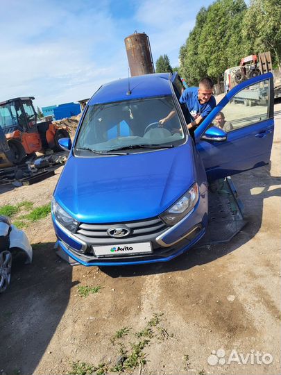 LADA Granta 1.6 МТ, 2022, битый, 1 700 км