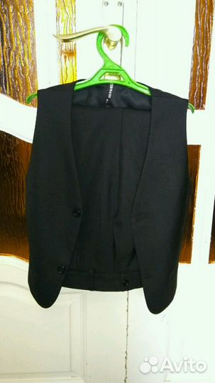 Костюм тройка для мальчика 6-7 лет рост 128