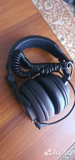 Проводные наушники