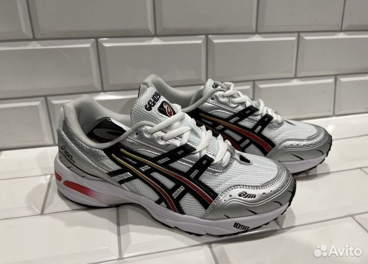 Комфортные кроссовки Asics Gel 1090